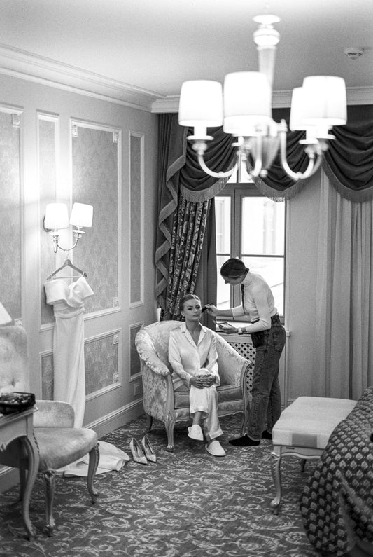 Discover expert advice on bridal dressing, wedding dress steaming, photography and getting ready without stress.