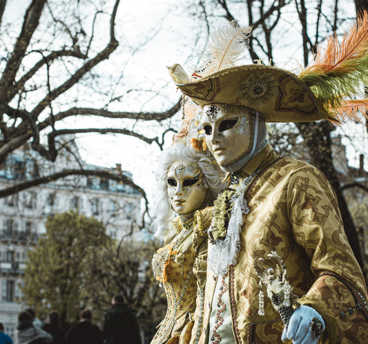 complete fantasy ball packing checklist to protect your gown, corset and accessories. Expert advice from SILVER+SILVER