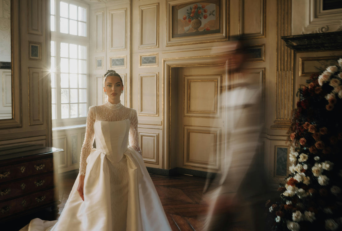 TWO IN ONE WEDDING DRESS & DETACHABLE OVERSKIRT SUPPORT