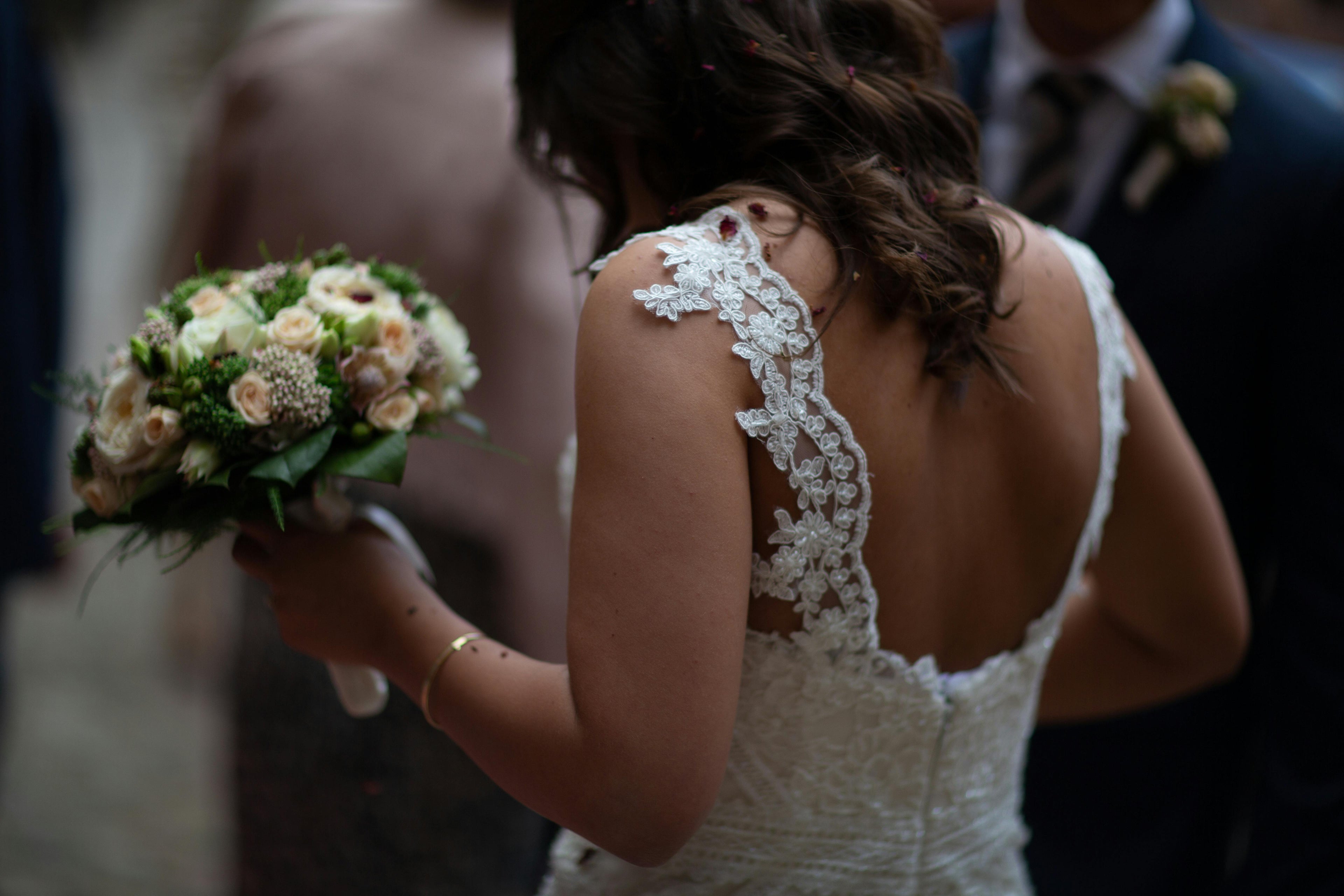 Bridal Dresser Loire Valley | Château Wedding Support