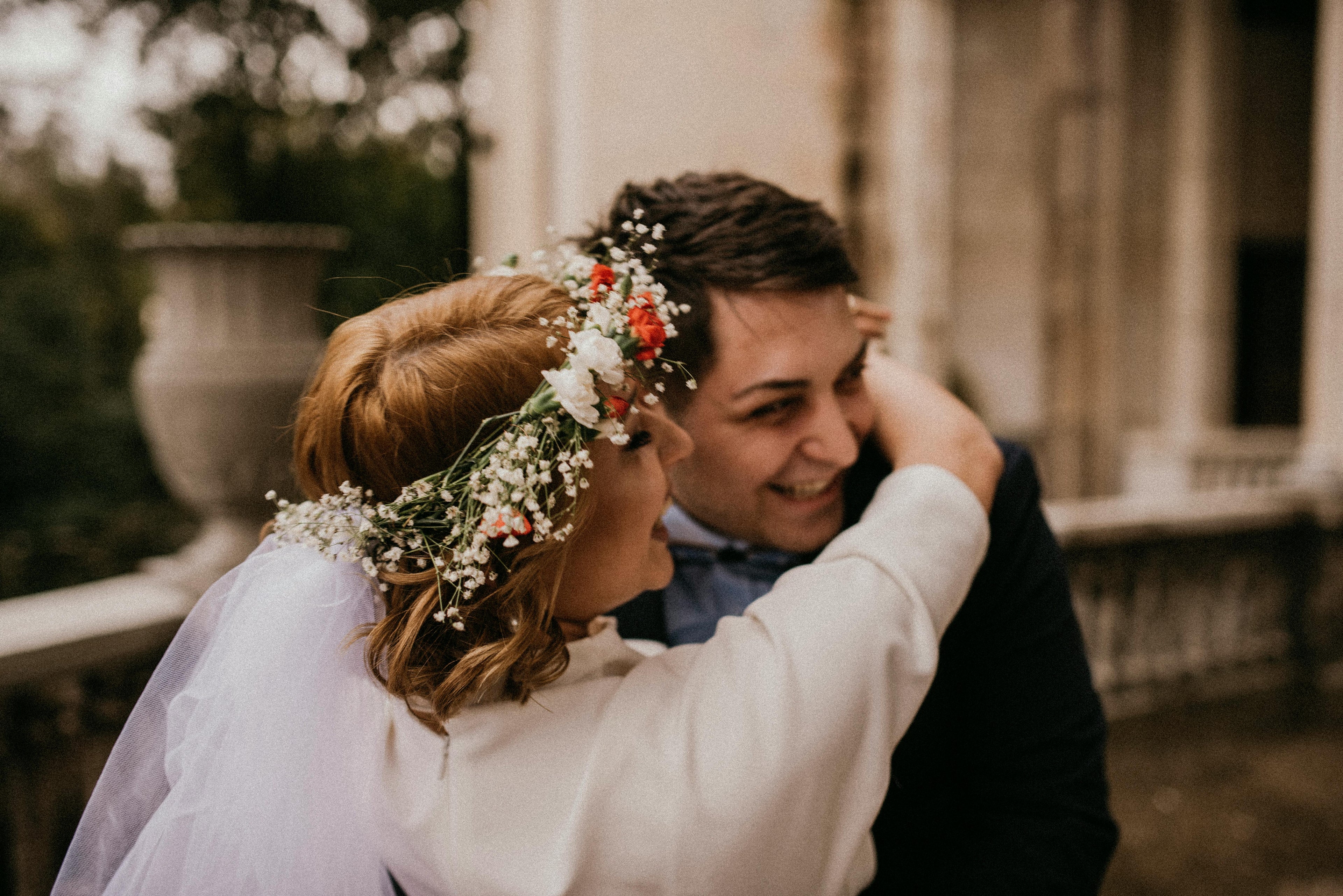 Bridal Dresser Dordogne | Wedding Morning Support