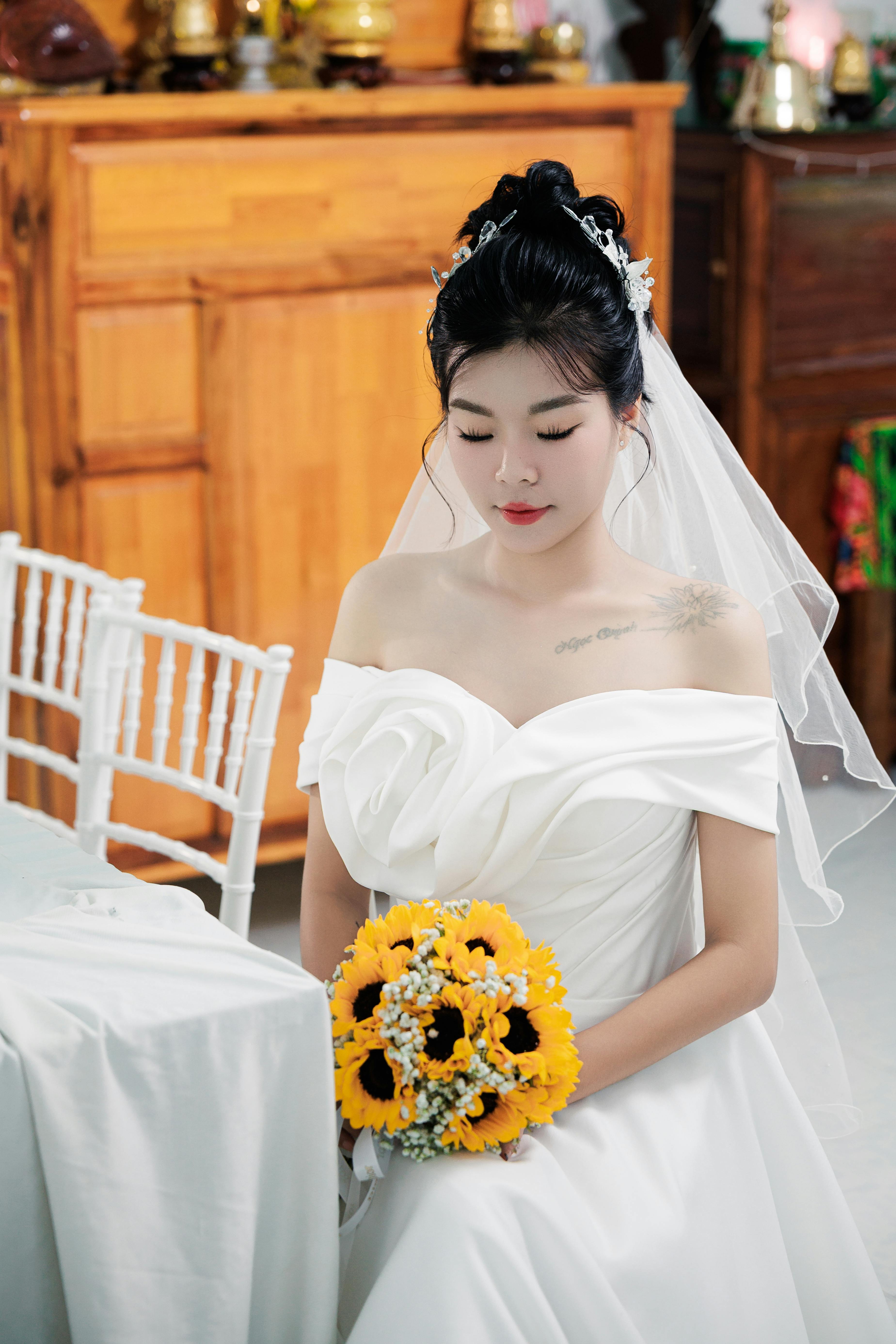 BRIDAL DRESSER SERIES -  THE BANQUETING HOUSE
