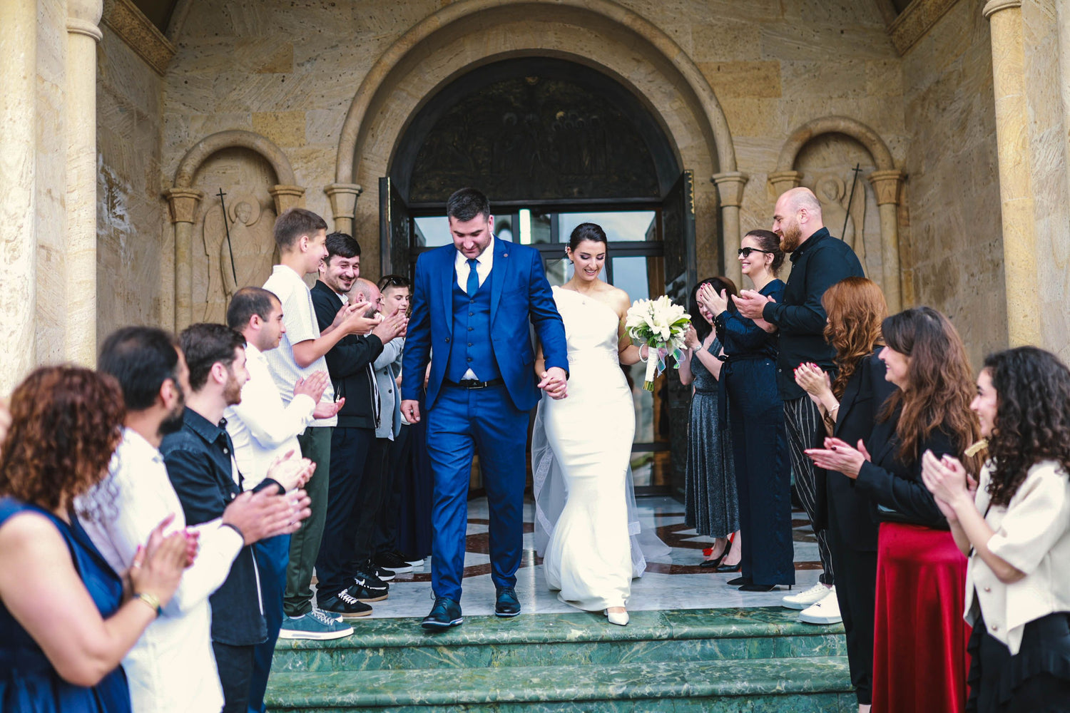 Full day bridal support at www.silversilvebridaldresser.co.uk image by optical-service