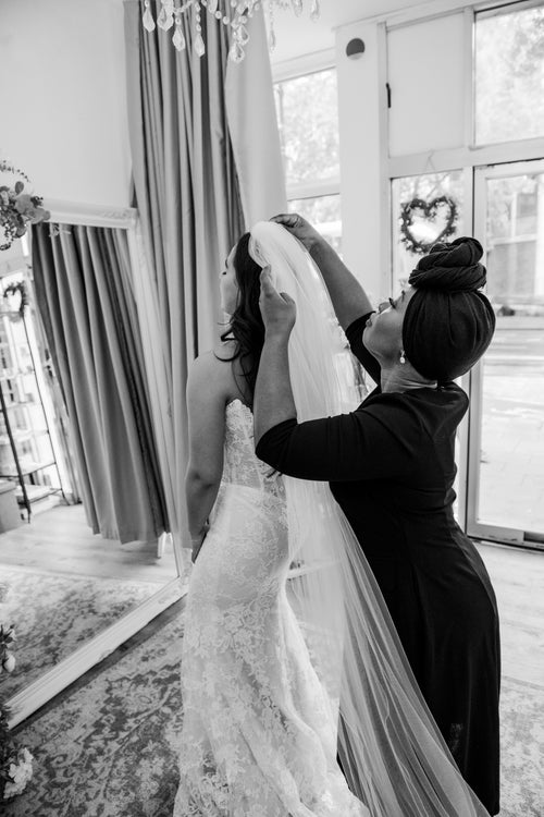 www.silversilverbridaldresser.co.uk image by fleur challis photography