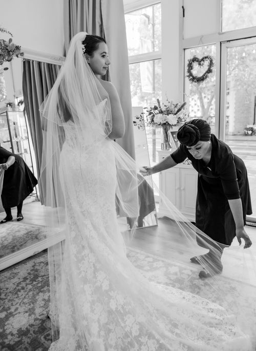 www.silversilverbridaldresser.co.uk image by fleur challis photography
