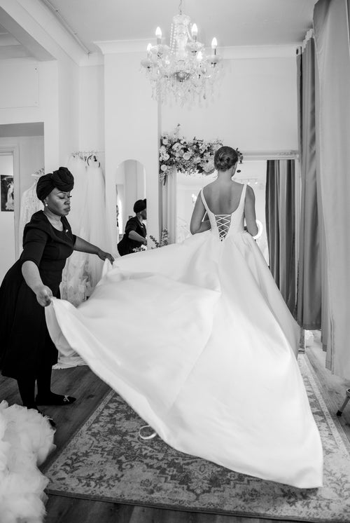 www.silversilverbridaldresser.co.uk image by fleur challis photography